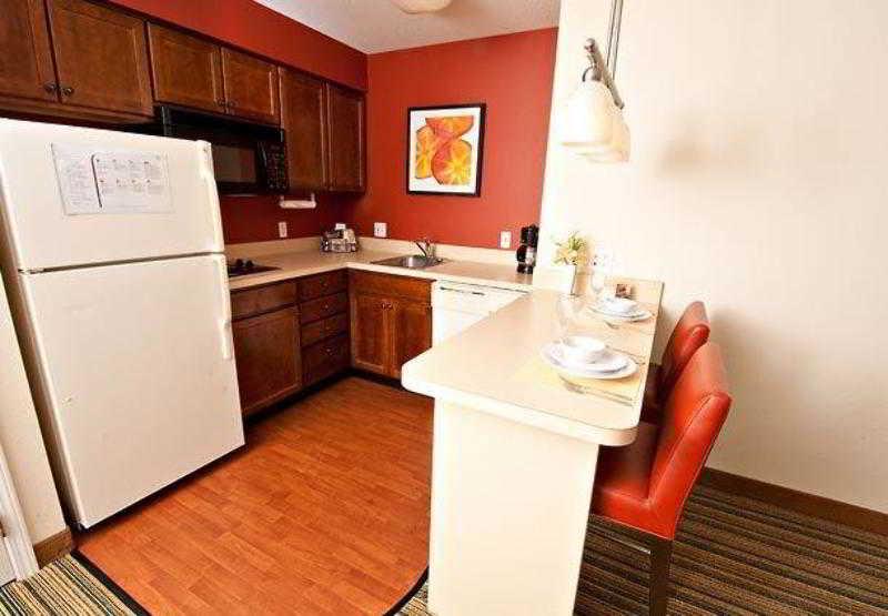 Residence Inn By Marriott Holland Room photo